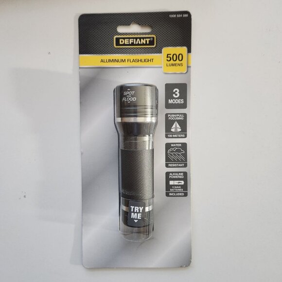 Defiant Aluminum Flashlight 500 Lumens 3 Modes Spot Flood Adjustable Beam Water - Picture 1 of 7